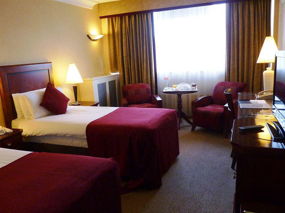 Clyde Court Hotel Дублін Екстер'єр фото
